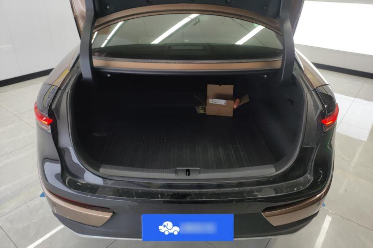 Used Toyota Crown 2023 2.5L SportCross HEV Two-Wheel Drive Prestige Edition Trunk