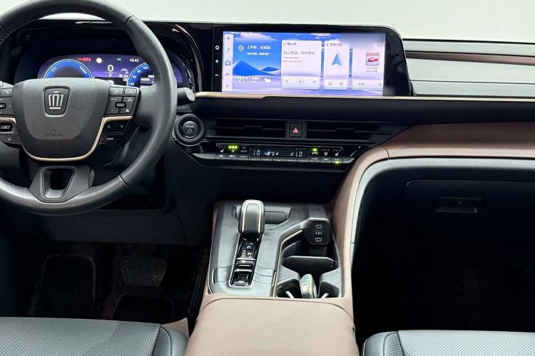 Used Toyota Crown 2023 2.5L SportCross HEV Two-Wheel Drive Prestige Edition Interior 2