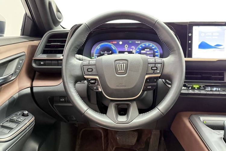 Used Toyota Crown 2023 2.5L SportCross HEV Two-Wheel Drive Prestige Edition Interior 3