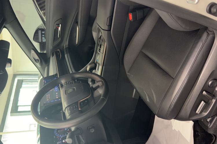 Used Toyota Crown 2023 2.5L SportCross HEV Two-Wheel Drive Prestige Edition Interior 2