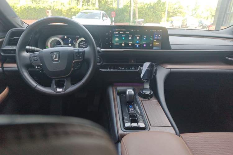 Used Toyota Crown 2024 2.5L Ultimate Edition Center Console