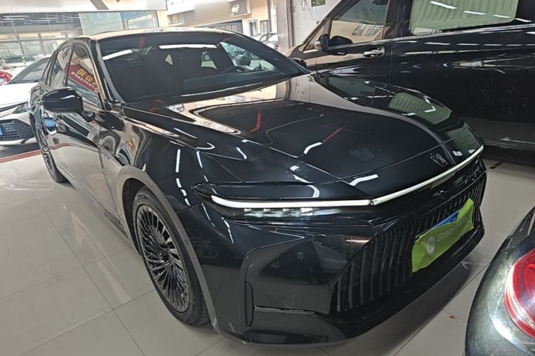 Used Toyota Crown 2024 2.5L Ultimate Edition Front Right 45 Deg