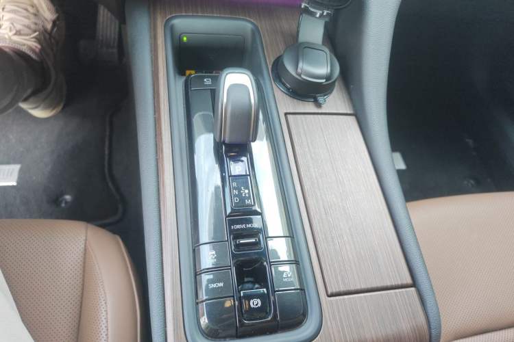Used Toyota Crown 2024 2.5L Ultimate Edition Gear Lever