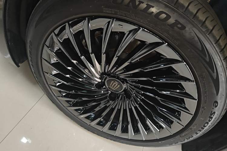 Used Toyota Crown 2024 2.5L Ultimate Edition Left Front Wheel Hub