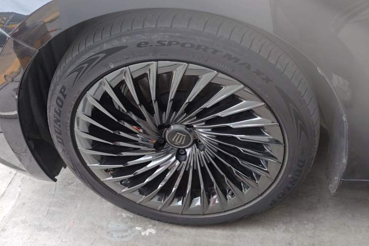 Used Toyota Crown 2024 2.5L Ultimate Edition Left Front Wheel Hub