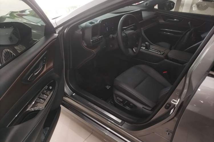 Used Toyota Crown 2024 2.5L Ultimate Edition Driver Seat