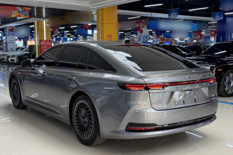 Used Toyota Crown 2024 2.5L Ultimate Edition Exterior 4