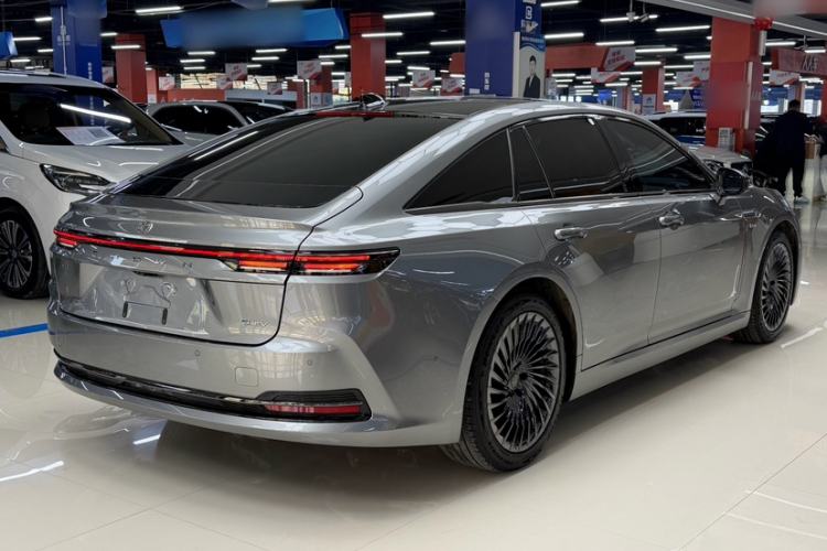 Used Toyota Crown 2024 2.5L Ultimate Edition Exterior 5