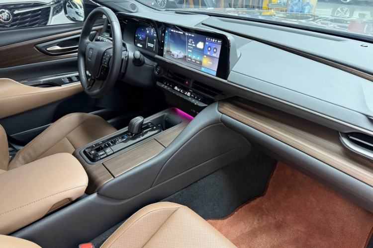 Used Toyota Crown 2024 2.5L Ultimate Edition Interior 10