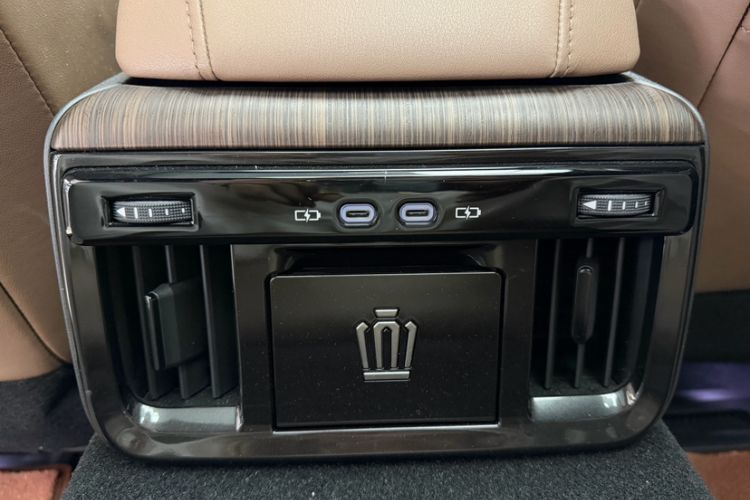 Used Toyota Crown 2024 2.5L Ultimate Edition Interior 11