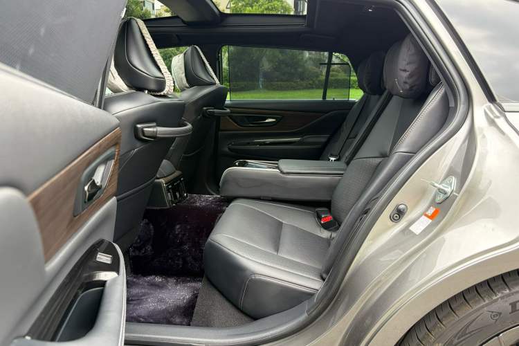 Used Toyota Crown 2024 2.5L Ultimate Edition Interior 3