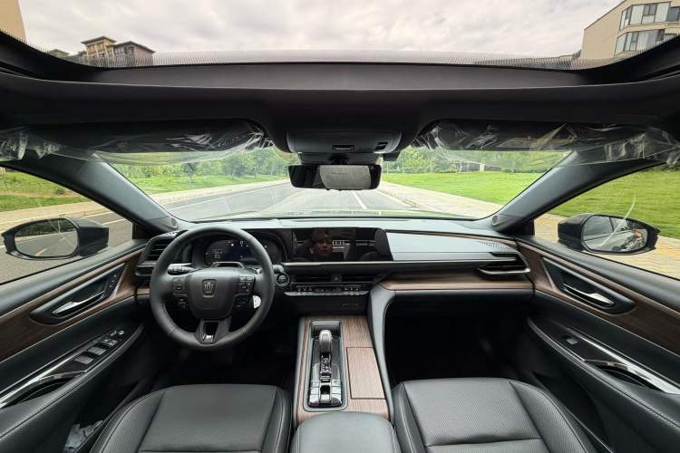 Used Toyota Crown 2024 2.5L Ultimate Edition Interior 4
