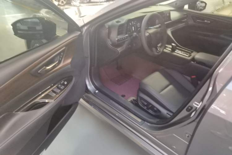 Used Toyota Crown 2024 2.5L Ultimate Edition Driver Seat