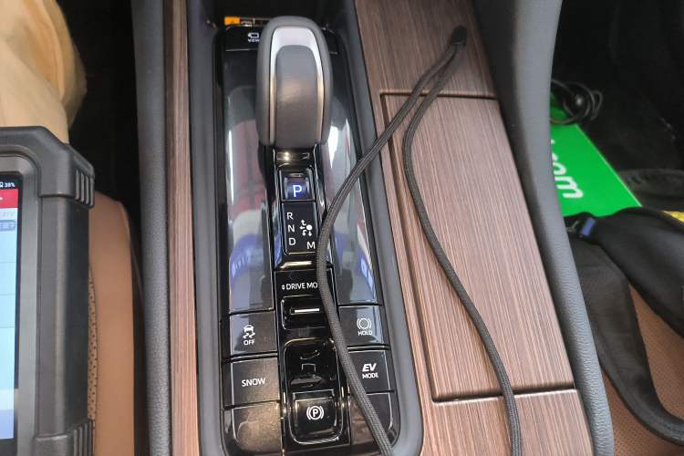 Used Toyota Crown 2024 2.5L Ultimate Edition Gear Lever