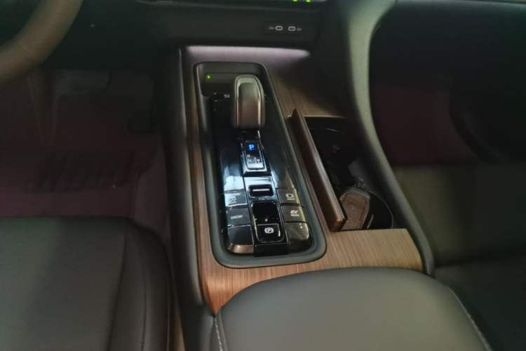 Used Toyota Crown 2024 2.5L Ultimate Edition Gear Lever