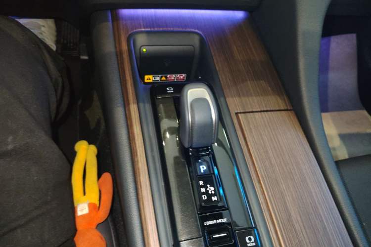 Used Toyota Crown 2024 2.5L Ultimate Edition Gear Lever