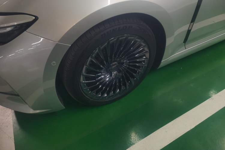 Used Toyota Crown 2024 2.5L Ultimate Edition Left Front Wheel Hub