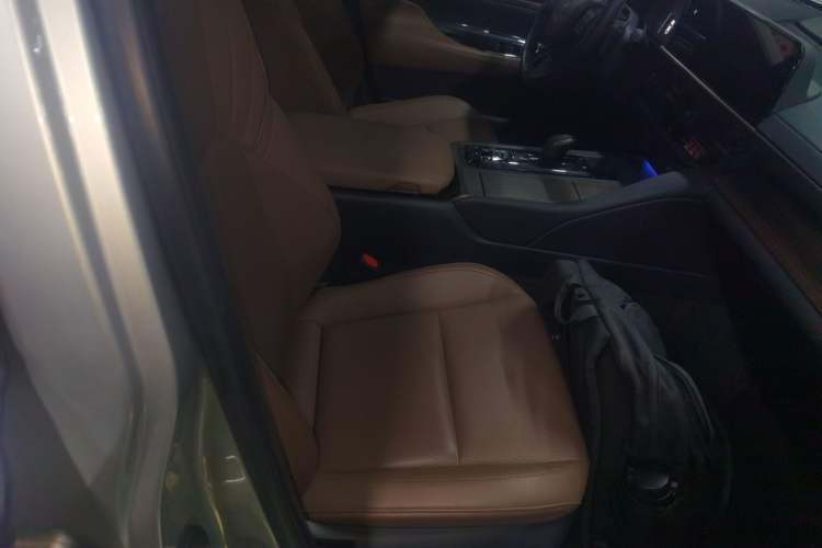 Used Toyota Crown 2024 2.5L Ultimate Edition Right Front Seat