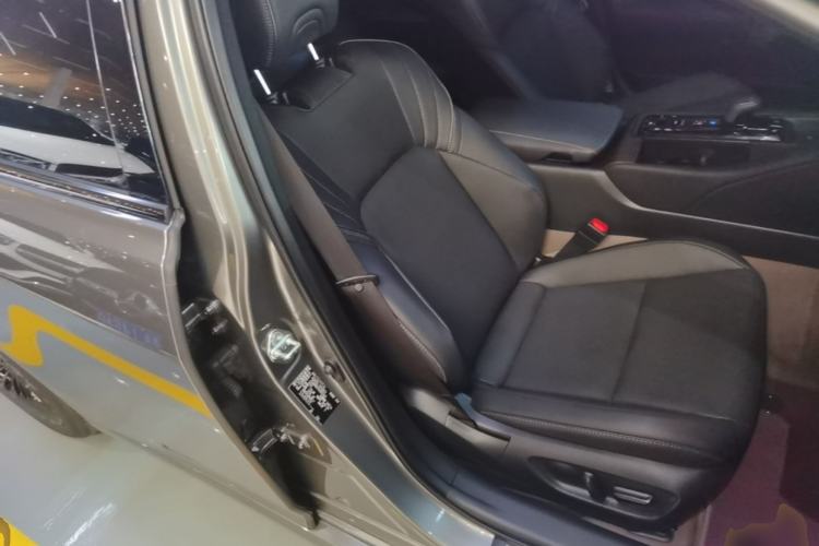 Used Toyota Crown 2024 2.5L Ultimate Edition Right Front Seat