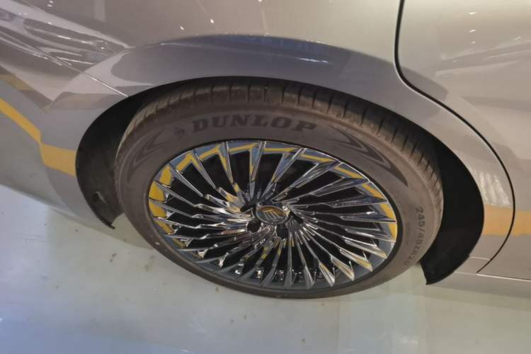 Used Toyota Crown 2024 2.5L Ultimate Edition Right Rear Wheel Hub