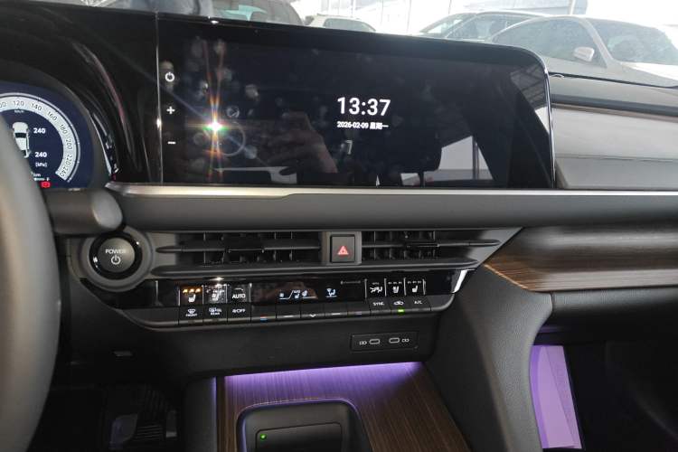 Used Toyota Crown 2024 2.5L Ultimate Edition Audio And AC Panel