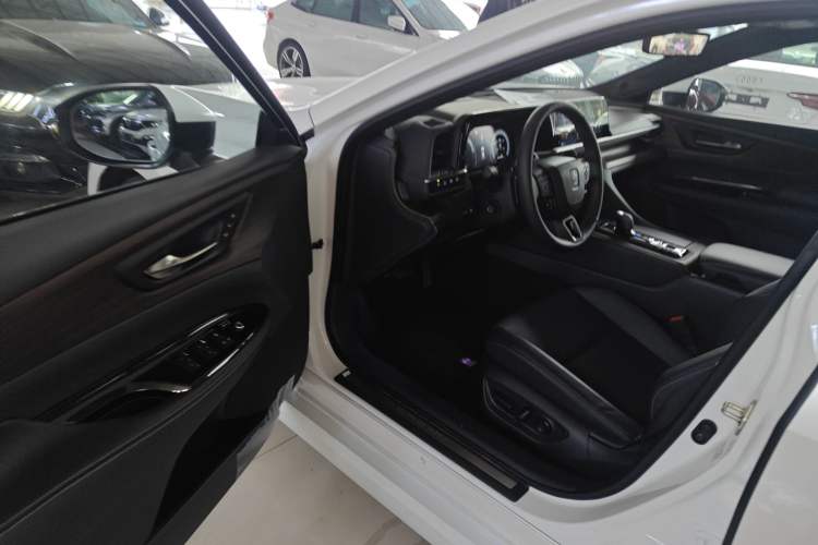 Used Toyota Crown 2024 2.5L Ultimate Edition Driver Seat