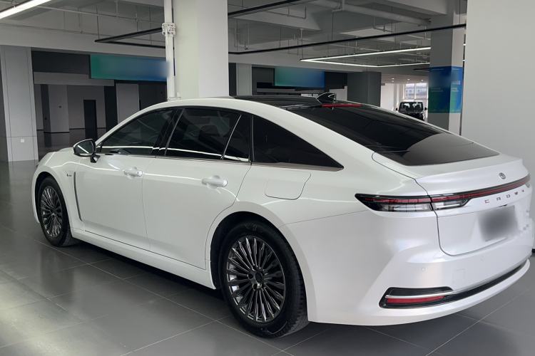 Used Toyota Crown 2024 2.5L Comfort Edition Exterior 5