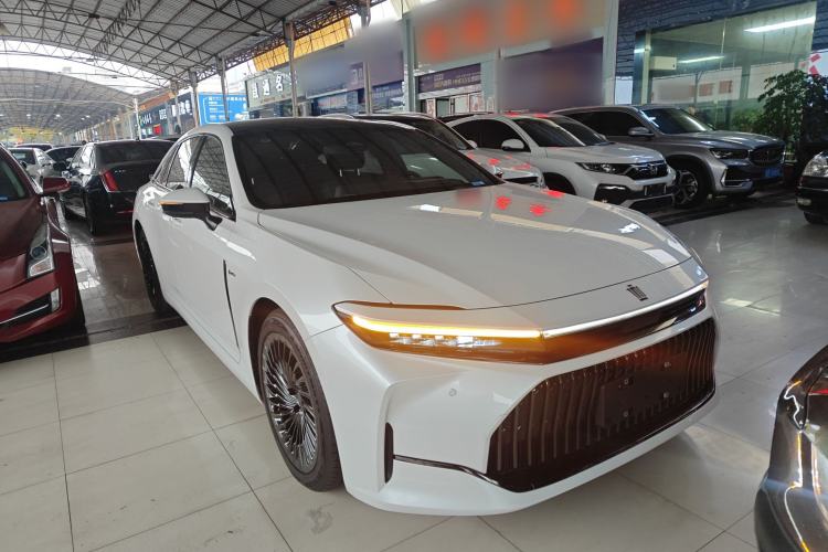Used Toyota Crown 2024 2.5L Ultimate Edition Front Right 45 Deg