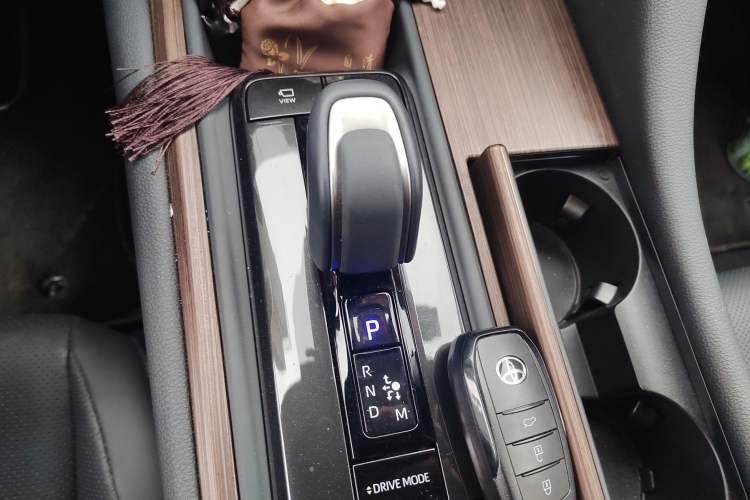 Used Toyota Crown 2024 2.5L Comfort Edition Gear Lever