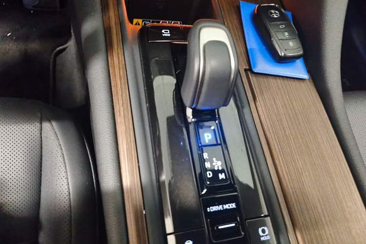 Used Toyota Crown 2024 2.5L Comfort Edition Gear Lever