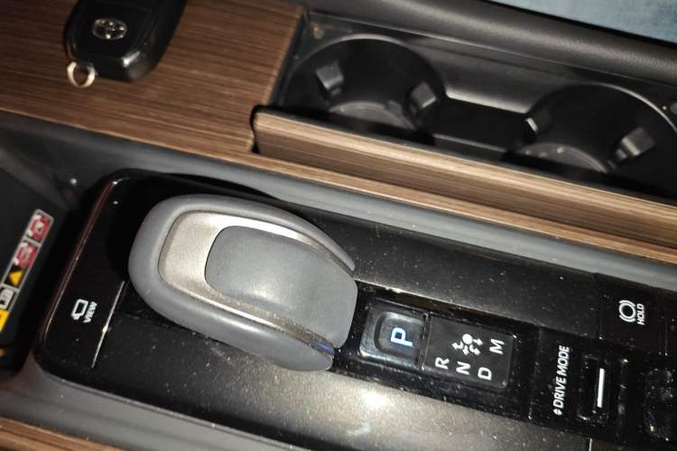 Used Toyota Crown 2024 2.5L Comfort Edition Gear Lever
