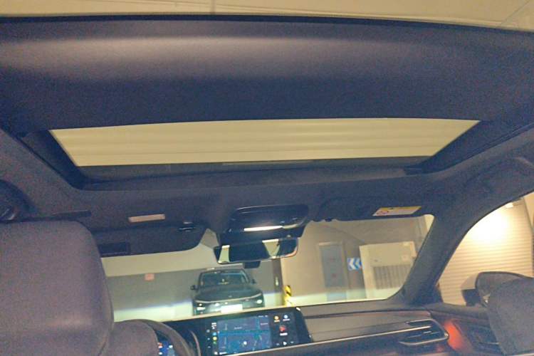 Used Toyota Crown 2024 2.5L Comfort Edition Headliner