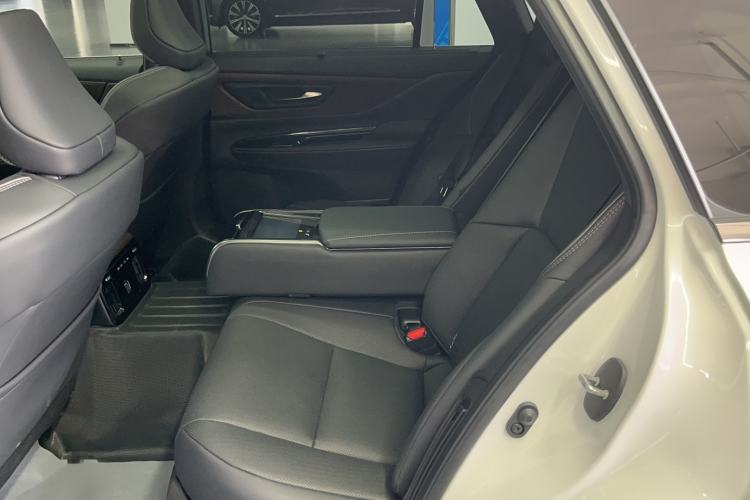 Used Toyota Crown 2024 2.5L Comfort Edition Interior 1