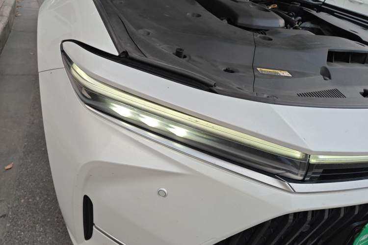 Used Toyota Crown 2024 2.5L Comfort Edition Right Front Headlight