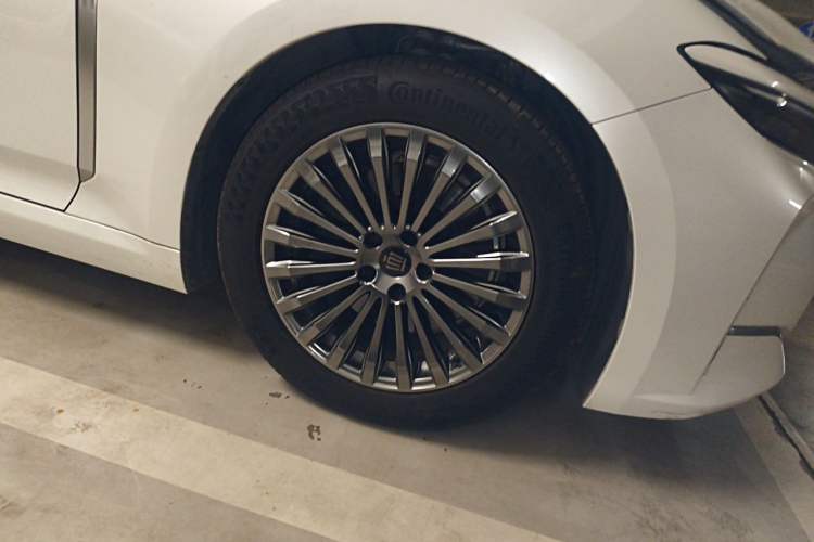 Used Toyota Crown 2024 2.5L Comfort Edition Right Front Wheel Hub