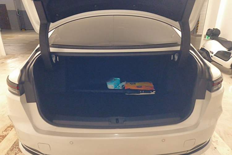 Used Toyota Crown 2024 2.5L Comfort Edition Trunk