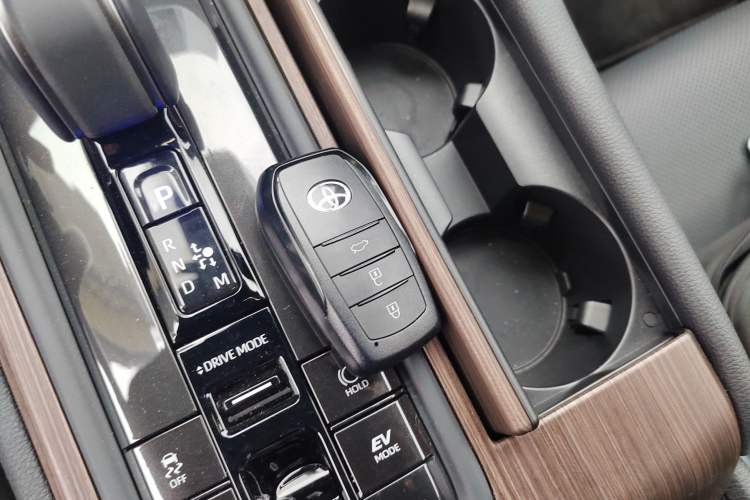 Used Toyota Crown 2024 2.5L Comfort Edition Vehicle Key