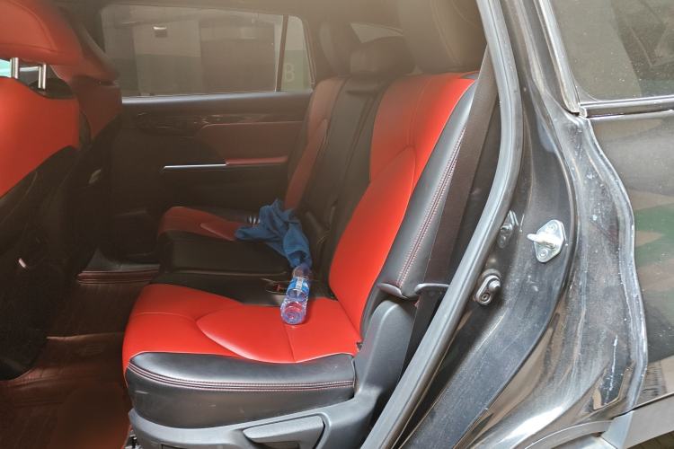 Used Toyota Crown Kluger 2021 2.5L HEV Two-Wheel Drive Entry Version Left Rear Seat