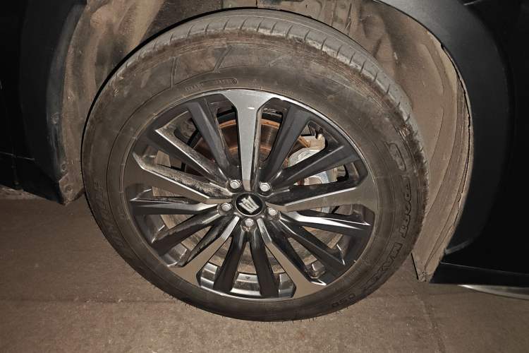 Used Toyota Crown Kluger 2024 2.5L HEV Four-Wheel Drive Premium Edition Right Front Wheel Hub