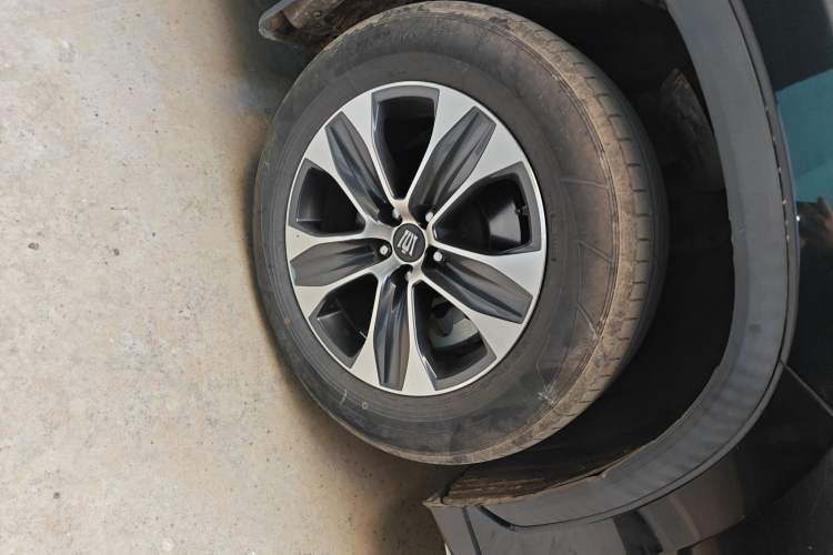 Used Toyota Crown Kluger 2021 2.5L HEV Two-Wheel Drive Entry Version Right Front Wheel Hub