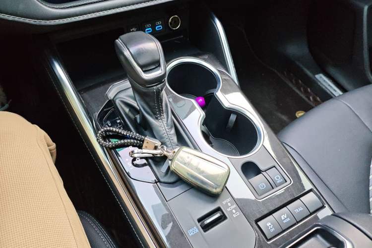 Used Toyota Crown Kluger 2022 2.5L HEV Four-Wheel Drive Premium Edition Gear Lever