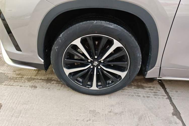 Used Toyota Crown Kluger 2022 2.5L HEV Four-Wheel Drive Premium Edition Left Front Wheel Hub