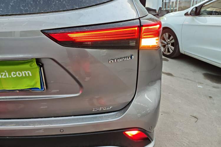 Used Toyota Crown Kluger 2022 2.5L HEV Four-Wheel Drive Premium Edition Right Rear Taillight
