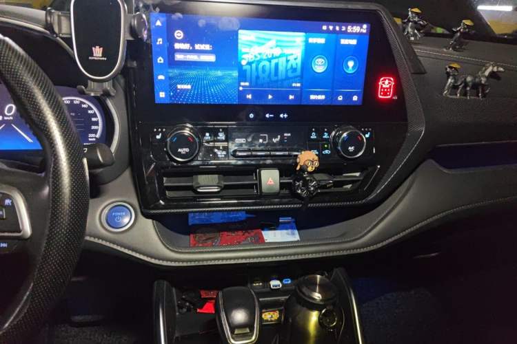 Used Toyota Crown Kluger 2021 2.5L HEV Four-Wheel Drive Premium Edition Audio And AC Panel