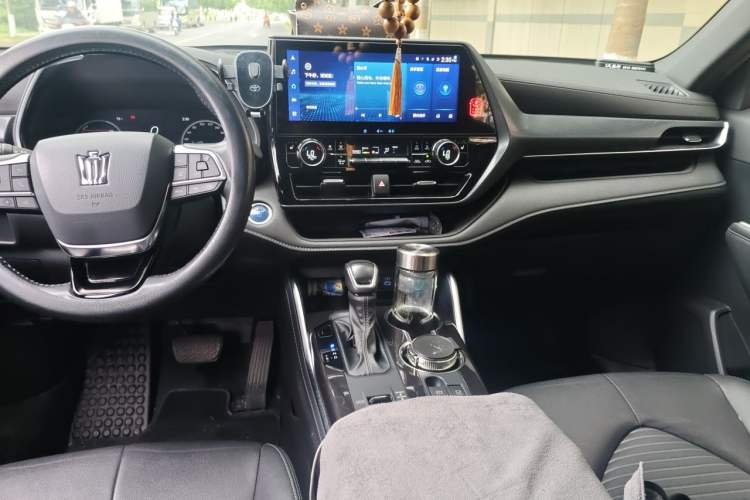 Used Toyota Crown Kluger 2021 2.5L HEV Four-Wheel Drive Premium Edition Audio And AC Panel