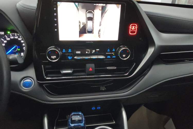 Used Toyota Crown Kluger 2021 2.5L HEV Two-Wheel Drive Entry Version Audio And AC Panel