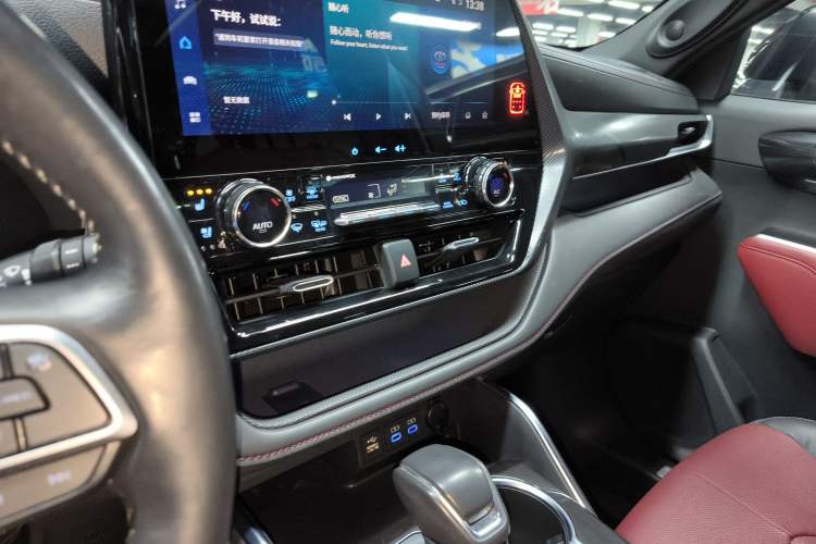 Used Toyota Crown Kluger 2021 2.5L HEV Four-Wheel Drive Flagship Edition Audio And AC Panel