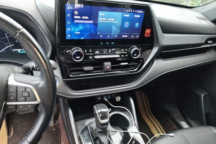 Used Toyota Crown Kluger 2021 2.5L HEV Four-Wheel Drive Premium Edition Audio And AC Panel