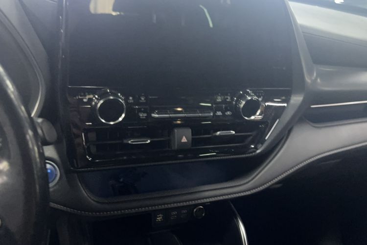 Used Toyota Crown Kluger 2021 2.5L HEV Four-Wheel Drive Premium Edition Audio And AC Panel