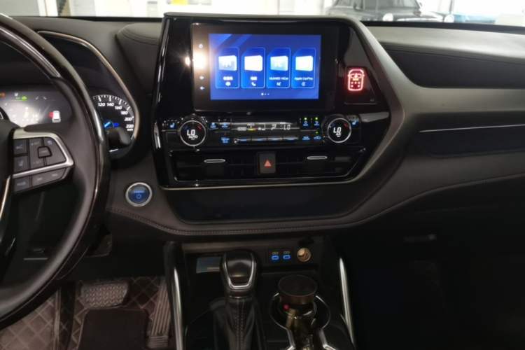 Used Toyota Crown Kluger 2021 2.5L HEV Four-Wheel Drive Luxury Edition Audio And AC Panel